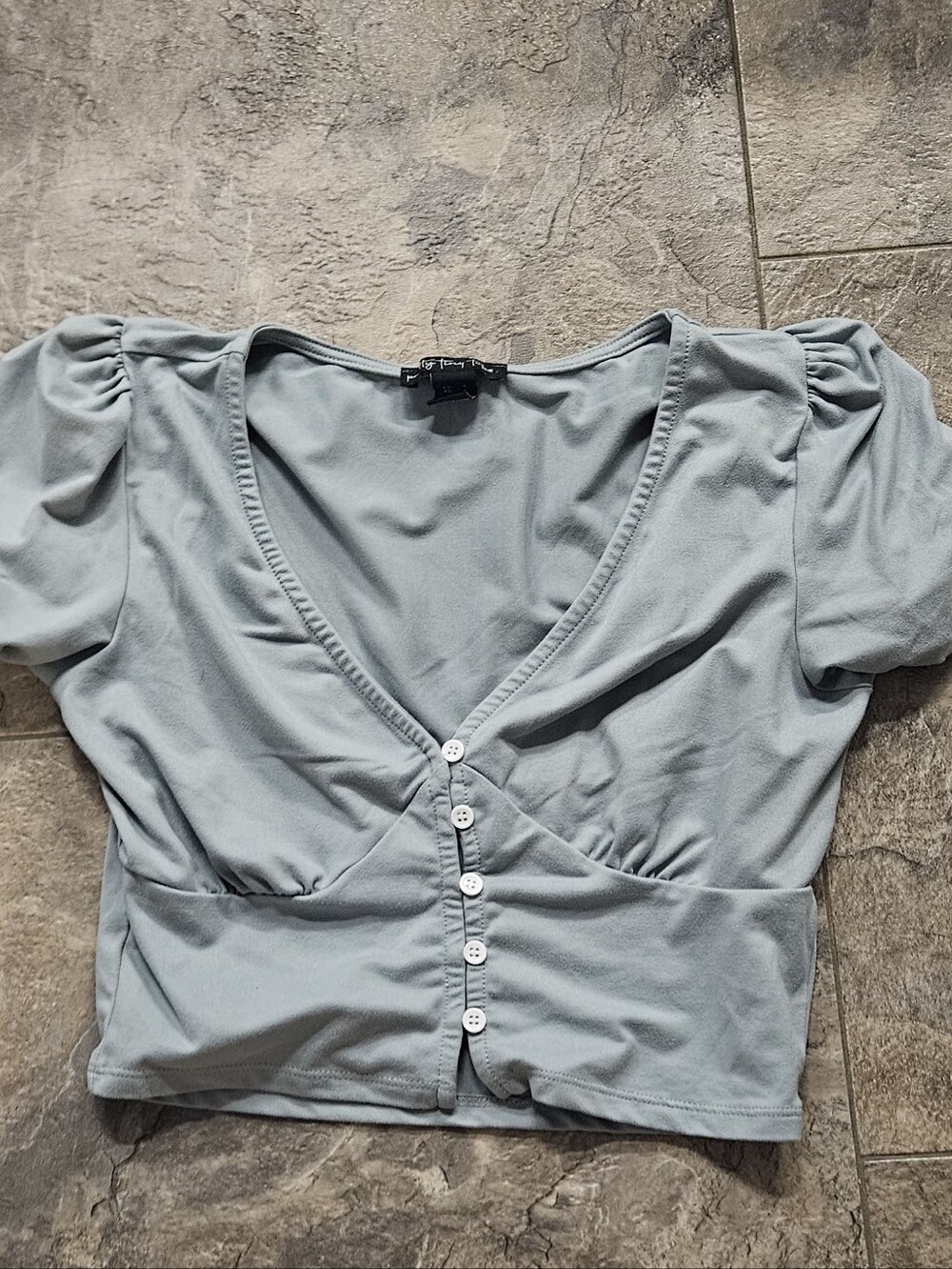 💥2/$15💥Button-Front Puff Sleeve Cropped Top in Light Blue
